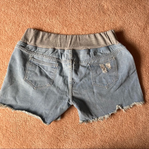 Set of 2 Denim Maternity Shorts - Picture 8 of 9